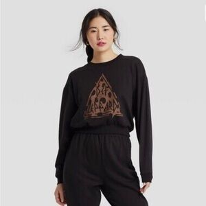 WOMEN'S Def Leppard Graphic Cropped Sweatshirt Black w/ Leopard Print